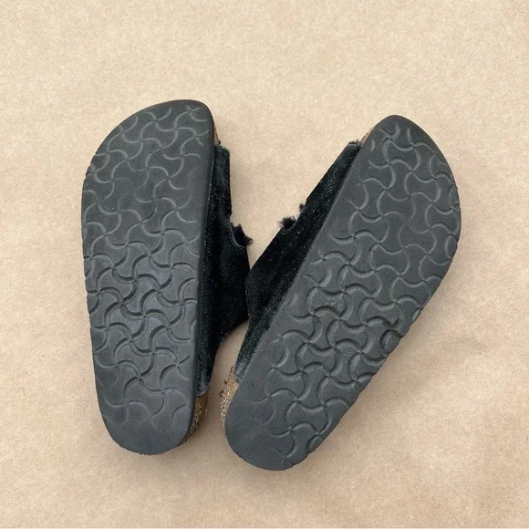 Birkenstock Arizona Shearling Black Suede Sandals Size 7 Fur Lined Cozy - Picture 13 of 16